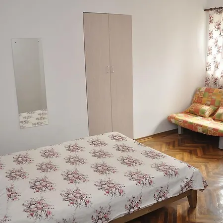 Casa De Piatra ゲストハウス エフォリエ・スド