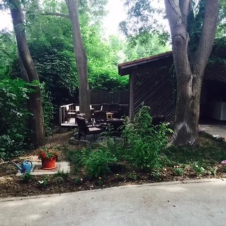 Casa De Piatra Guest house